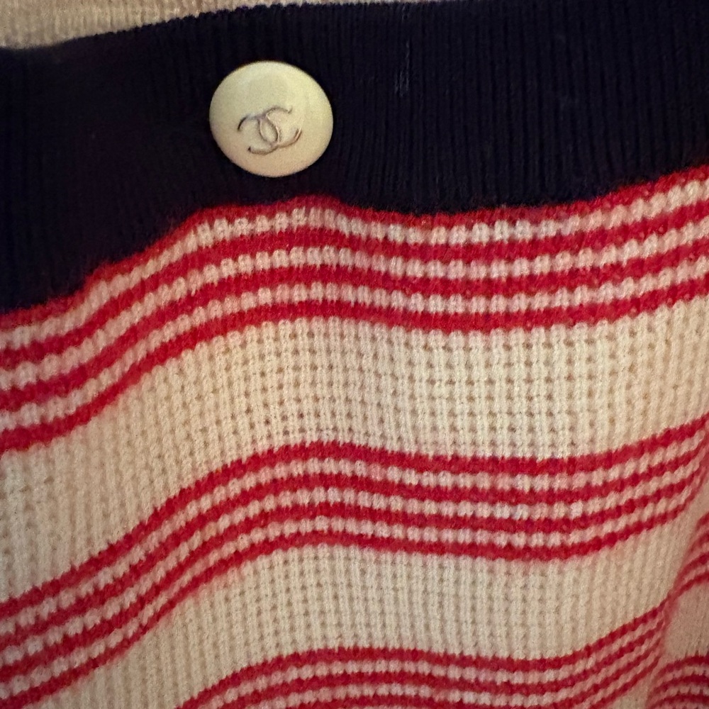 Authentic CHANEL Cream and Red Stripes - Picture 2 of 4